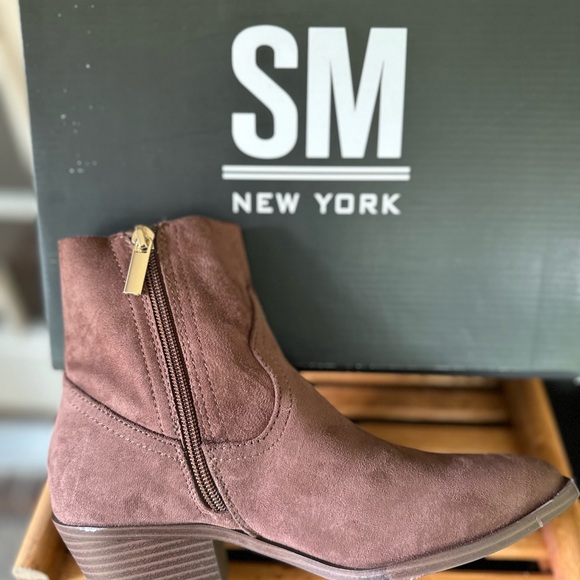 SM New York Women's Chocolate Ankle Boots - Picture 1 of 4